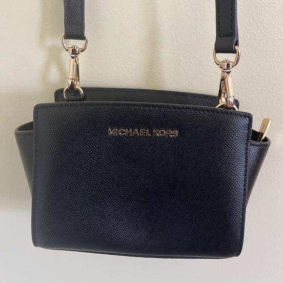 Michael Kors Selma Crossbody - Picture 1 of 7